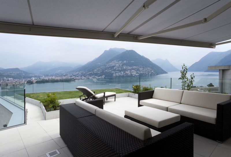 Retractable Awning Replacement in Santa Rosa, CA